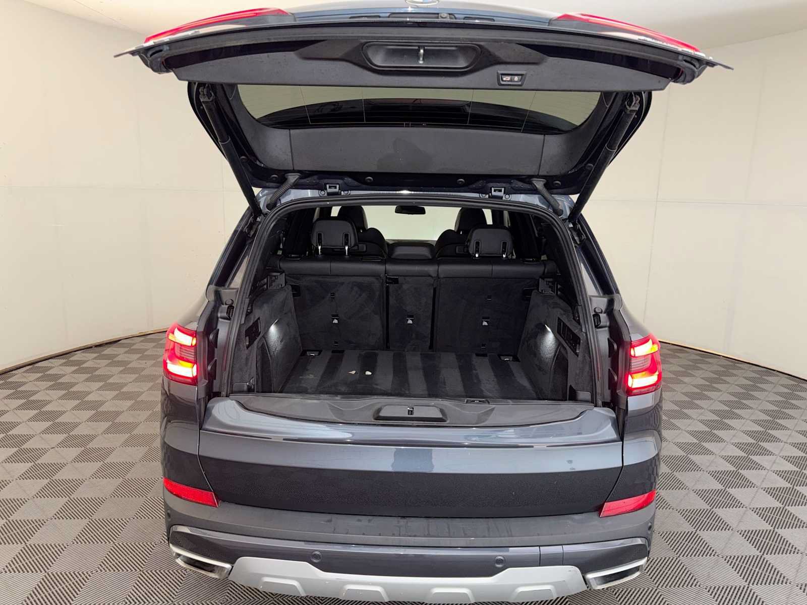 Used 2022 BMW X5 xDrive40i w/ Premium Package AWD/4WD image 22