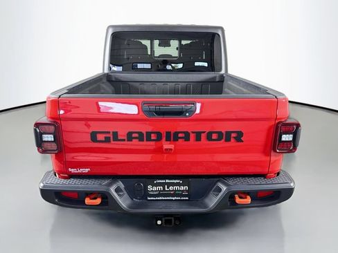 Used 2024 Jeep Gladiator Mojave w/ Convenience Group AWD/4WD image 6