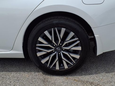 Used 2024 Nissan Altima 2.5 SV w/ SV Premium Package image 4