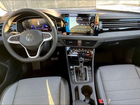 New 2025 Volkswagen Jetta SE image 5