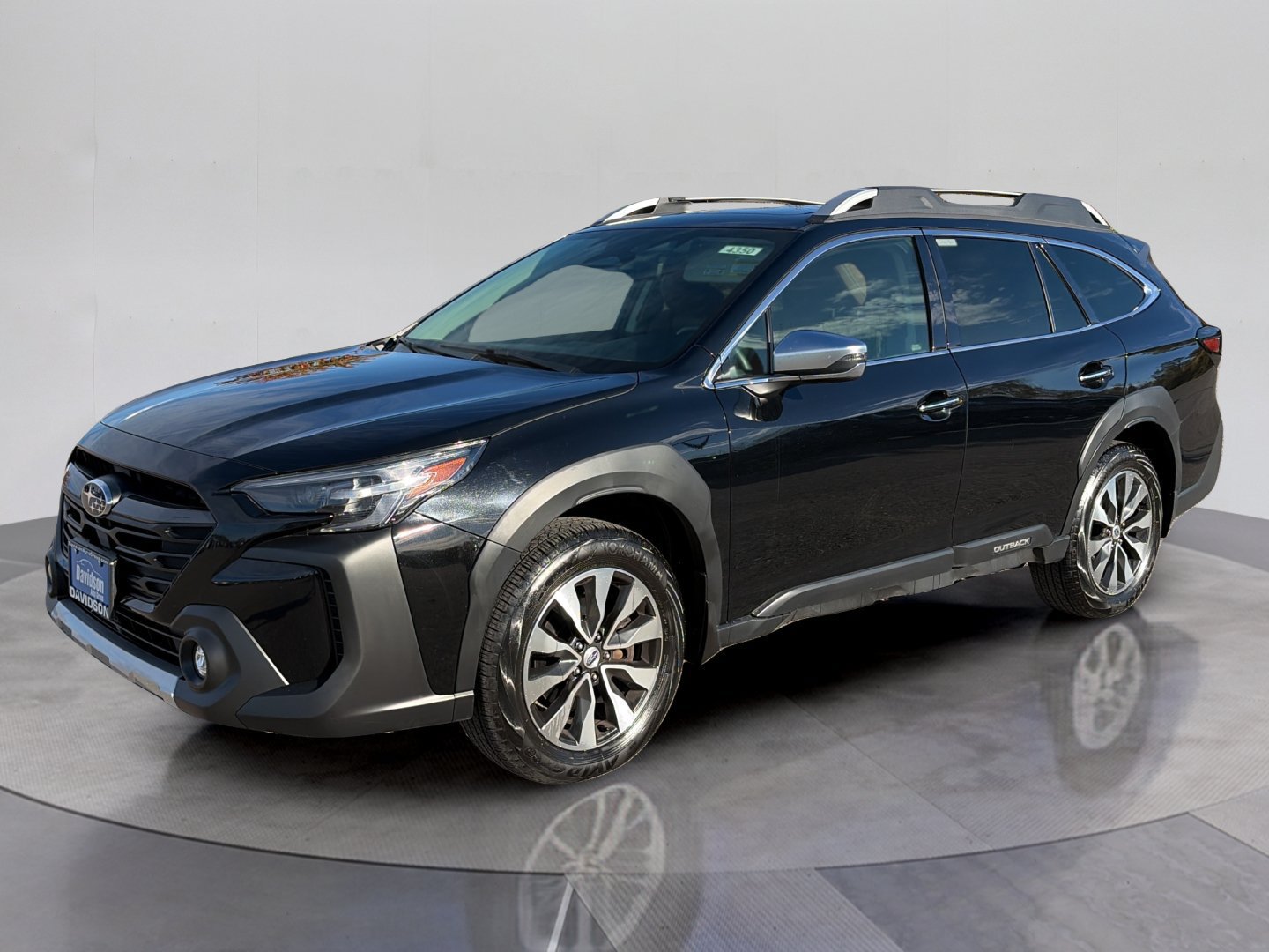 Used 2024 Subaru Outback Touring XT AWD/4WD image 1