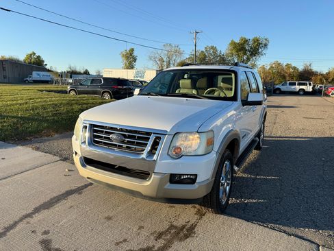 Used 2006 Ford Explorer Eddie Bauer image 3