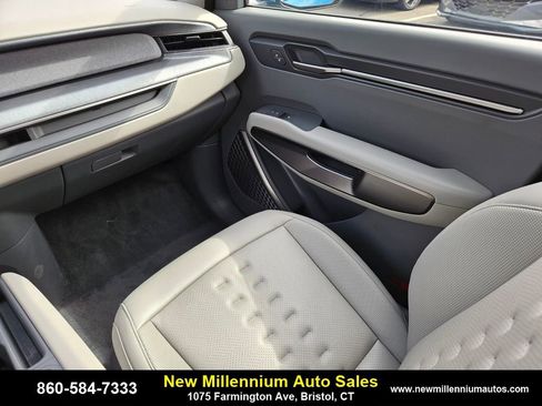 Used 2024 Kia EV9 Wind image 15