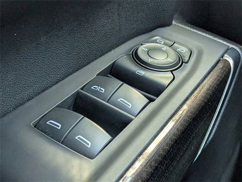 Used 2022 Chevrolet Silverado 1500 LT image 20