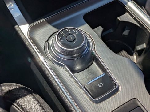 Used 2024 Ford Edge Titanium image 23