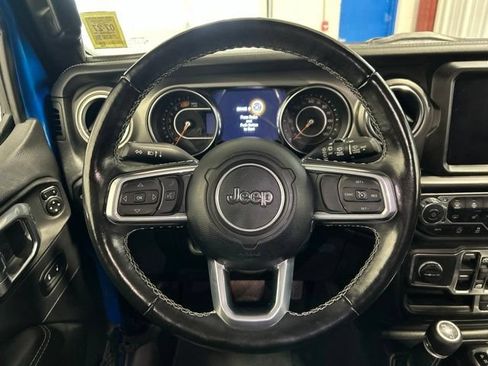 Used 2022 Jeep Wrangler Unlimited Sahara w/ Dual Top Group AWD/4WD image 14