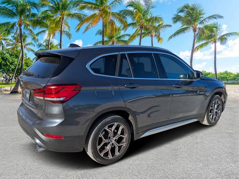 Used 2022 BMW X1 sDrive28i w/ Premium Package image 3