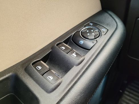 Used 2018 Ford Edge SE FWD image 27
