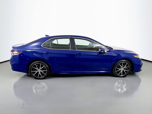 Used 2024 Toyota Camry SE FWD image 8