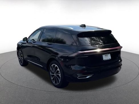 Used 2024 Lincoln Nautilus Reserve image 4