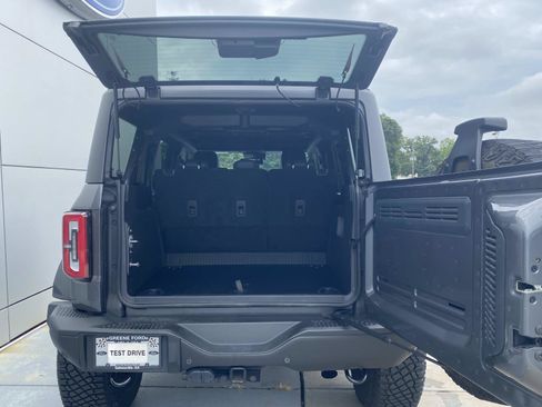 Used 2022 Ford Bronco Badlands w/ Sasquatch Package AWD/4WD image 6