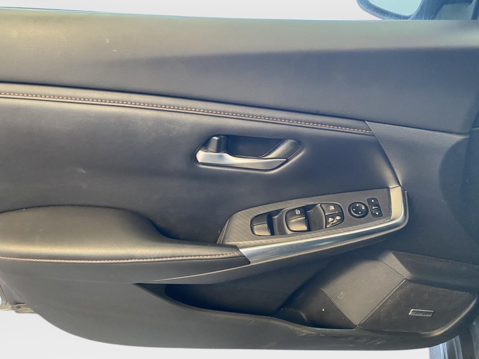 Used 2022 Nissan Sentra SR w/ SR Premium Package FWD image 18