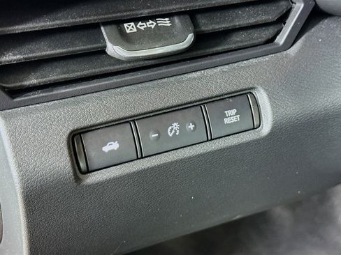 Used 2023 Nissan Altima 2.5 SV image 9