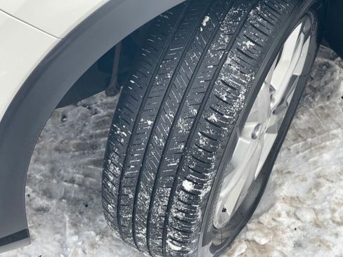 Certified 2023 Honda HR-V LX image 26