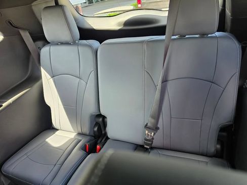 Used 2024 Buick Enclave Essence w/ Experience Buick Package AWD/4WD image 22