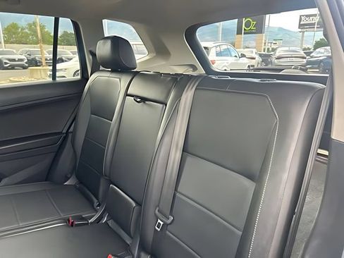 Used 2020 Volkswagen Tiguan SEL AWD/4WD image 19