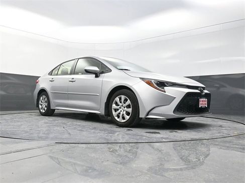 Used 2022 Toyota Corolla LE image 27
