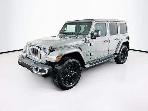 Used 2023 Jeep Wrangler Sahara image 3