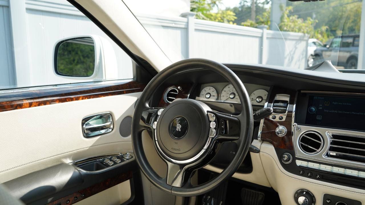 Used 2011 Rolls-Royce Ghost RWD image 69
