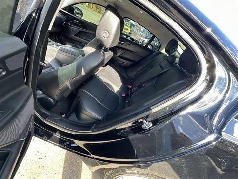 Used 2018 Jaguar XE Premium image 26