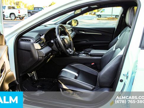 Used 2025 Toyota Camry SE image 17