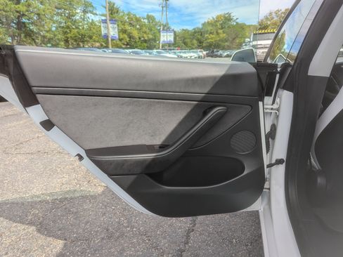 Used 2021 Tesla Model 3 Standard Range Plus image 35