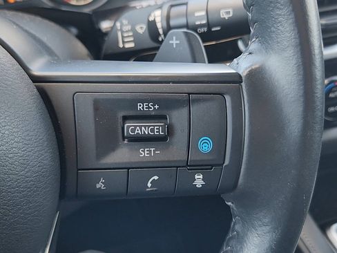 Used 2025 Nissan Pathfinder SV AWD/4WD image 13