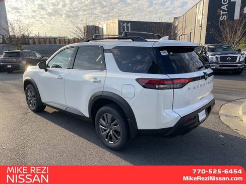 New 2025 Nissan Pathfinder SV image 4