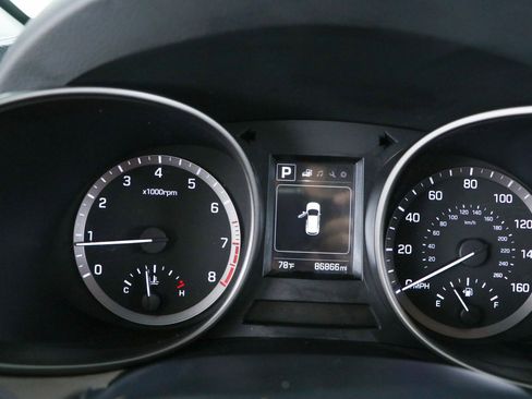 Used 2017 Hyundai Santa Fe SE w/ Cargo Package AWD/4WD image 15