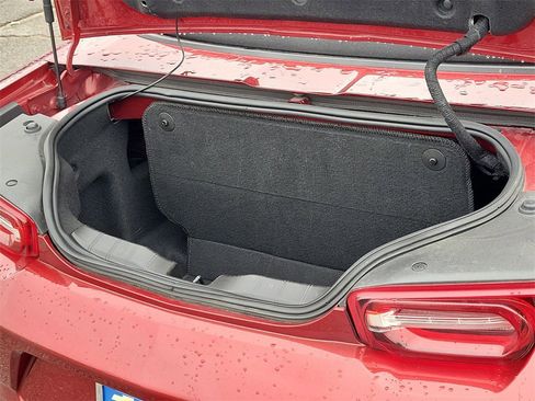 Certified 2023 Chevrolet Camaro LT image 10