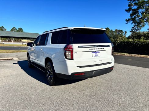 Used 2022 Chevrolet Suburban Z71 w/ Luxury Package image 7