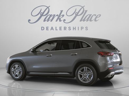 Used 2022 Mercedes-Benz GLA 250 4MATIC image 11