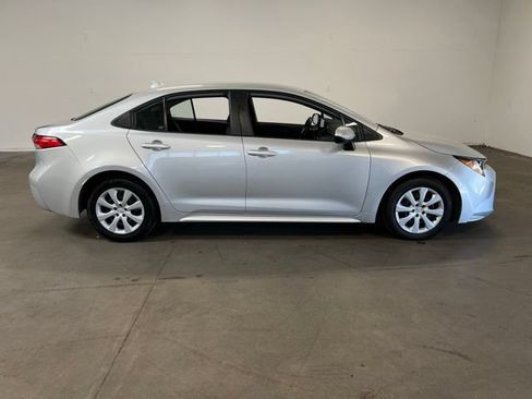 Used 2024 Toyota Corolla LE FWD image 2