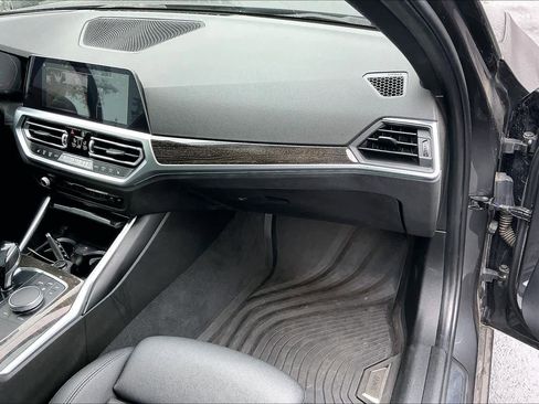 Used 2020 BMW 330i Sedan w/ Premium Package image 17