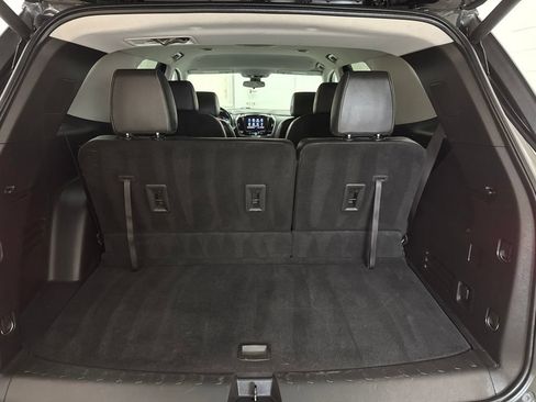 Used 2021 Chevrolet Traverse LT FWD image 6