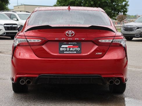 Used 2019 Toyota Camry XSE FWD image 10