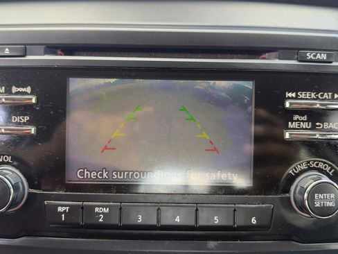 Used 2018 Nissan Titan SV AWD/4WD image 25