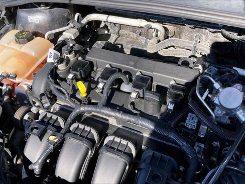 Used 2018 Ford Focus SE image 32