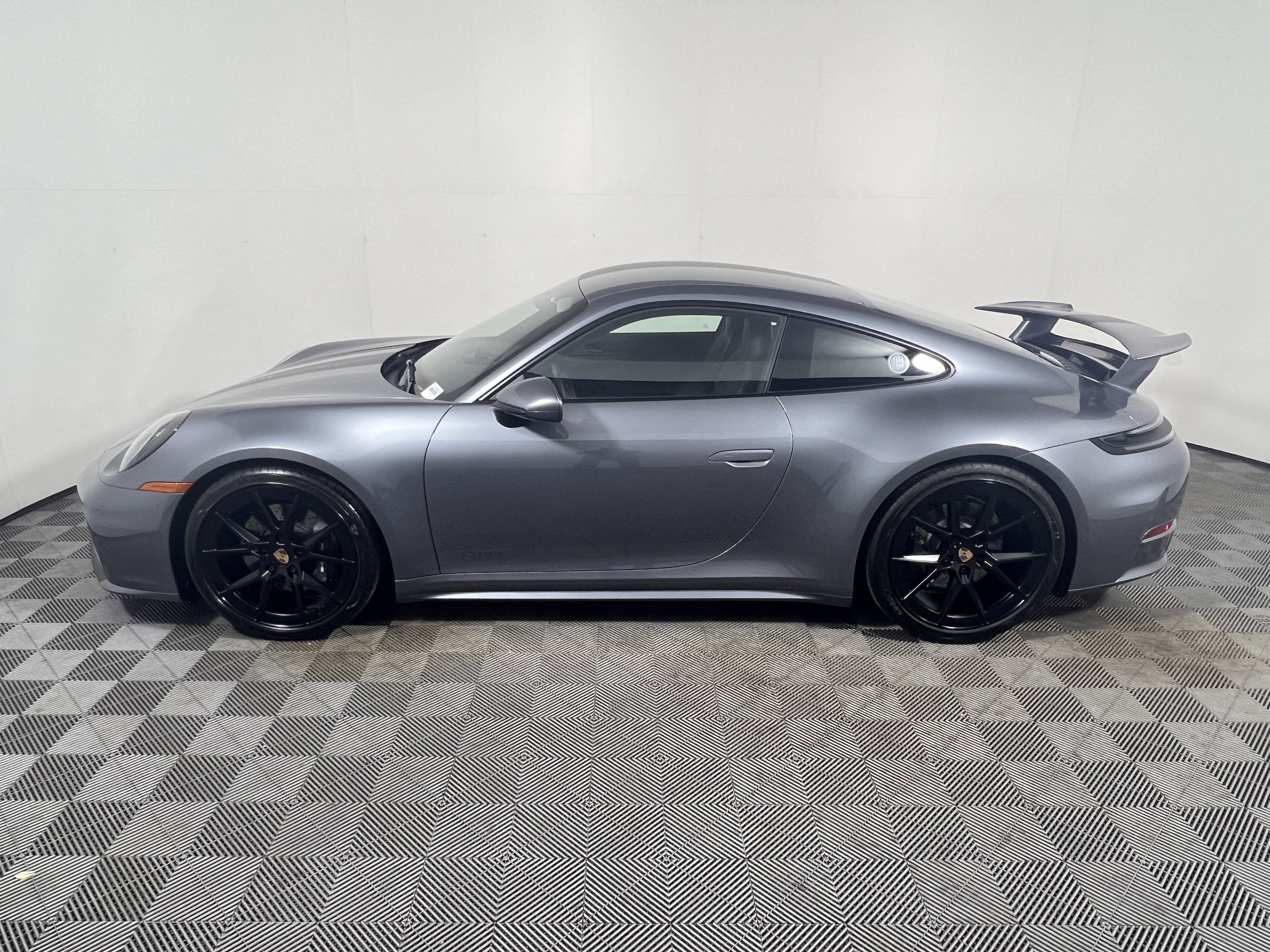 Certified 2025 Porsche 911 Carrera T RWD image 8