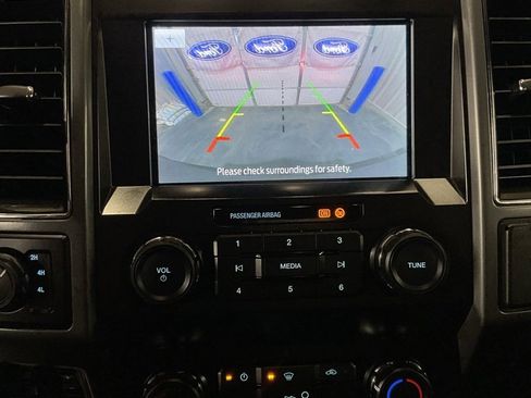 Used 2021 Ford F250 XLT w/ FX4 Off-Road Package image 18