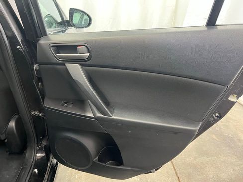 Used 2013 MAZDA MAZDA3 i SV image 25