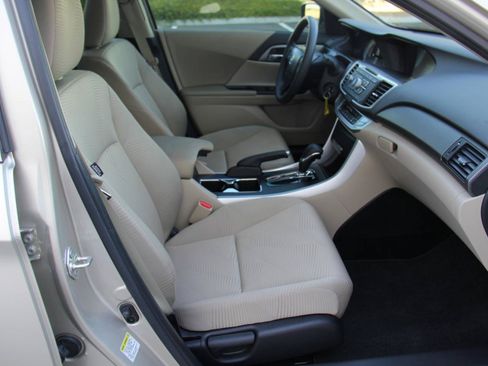 Used 2015 Honda Accord LX image 25