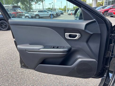 Used 2025 Kia K4 FWD image 18