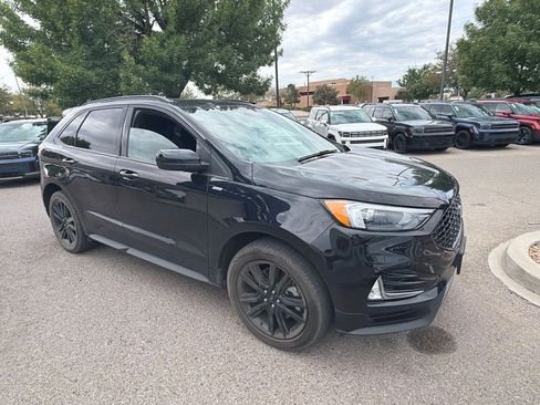 Used 2022 Ford Edge ST-Line w/ Class II Trailer Tow Package AWD/4WD image 3