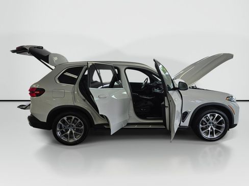 Used 2026 BMW X5 xDrive40i AWD/4WD image 9