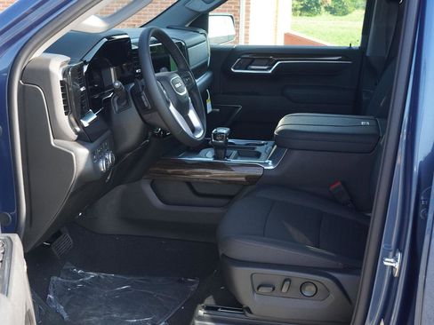 New 2026 GMC Sierra 1500 Elevation image 24