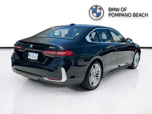 Used 2024 BMW 530i w/ Convenience Package RWD image 7