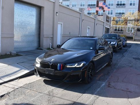 Used 2021 BMW 540i xDrive w/ M Sport Package image 2