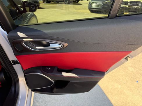 Used 2020 Alfa Romeo Giulia Ti w/ Nero Edizione image 25