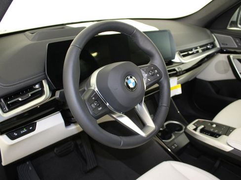New 2026 BMW X1 xDrive28i w/ Technology Package image 4